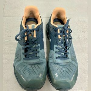 Women’s OnCloud Cloudace sneakers